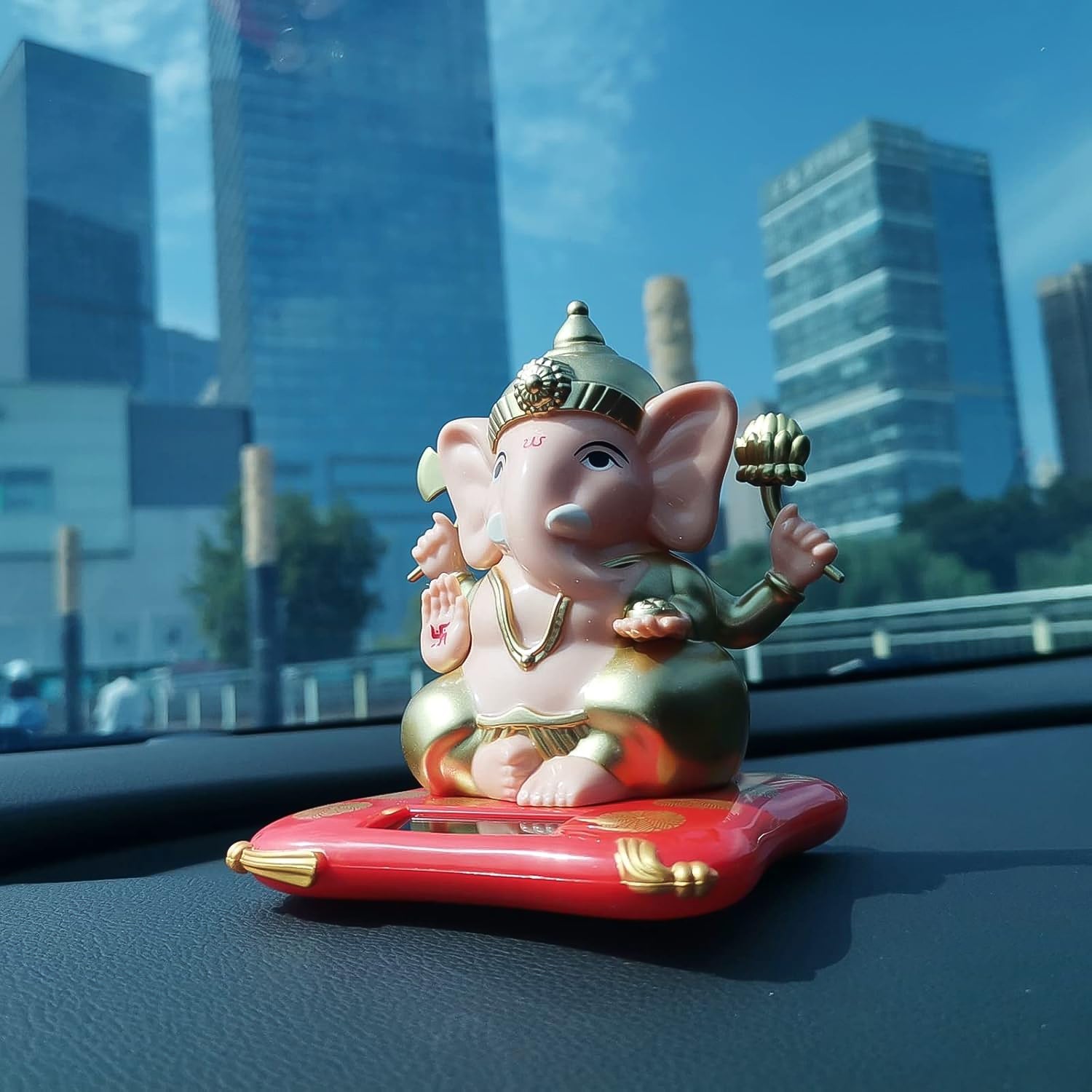 Solar-Powered Dancing Ganesha Idol – Decorative Lord Ganpati Showpiece with Movement Solar-Powered Dancing Ganesha Idol – Decorative Lord Ganpati Showpiece with Movement